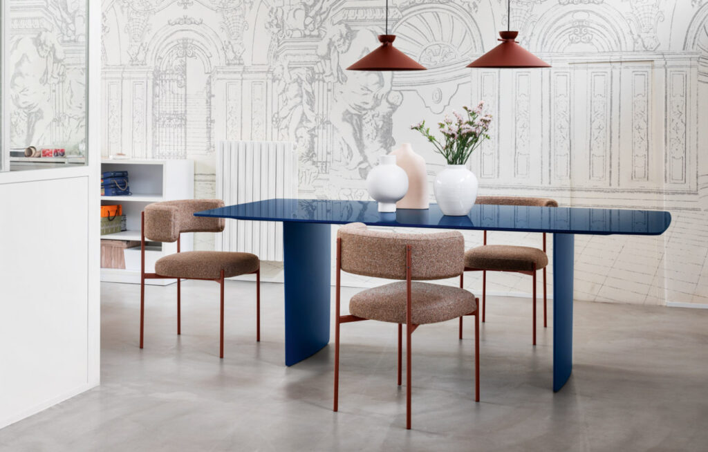 Midj_Foil_Tisch mit Stuhl Amelie