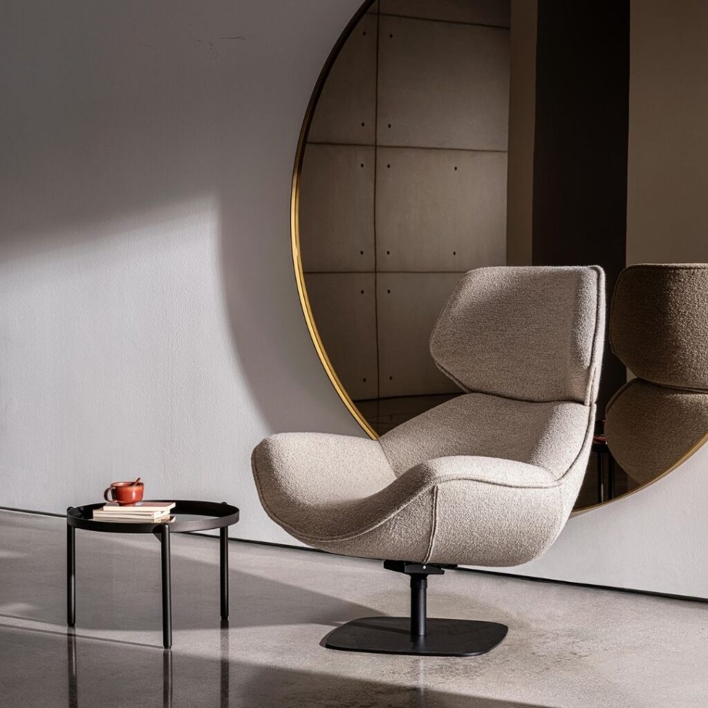 Sovet Lounge chair