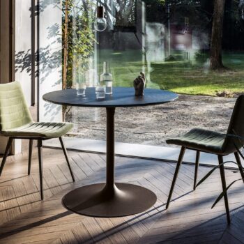 Midj Infinity Tisch mit Cover Stühle in Stoffbezug